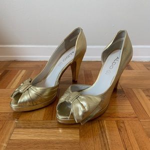 Gold Peep Toe Pumps w/ Bow Detail